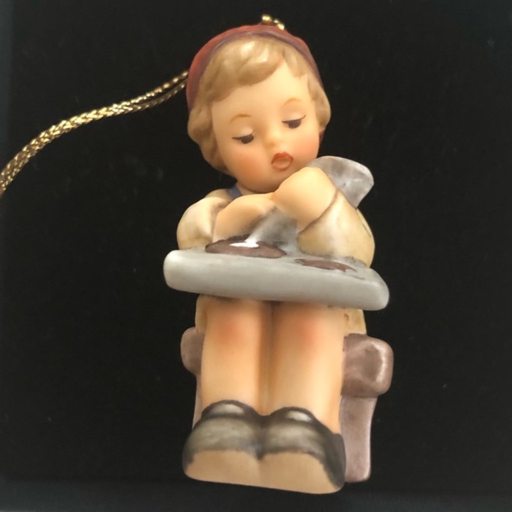 HUMMEL Goebel 1997 Girl with Cat Vintage Holiday Ornament